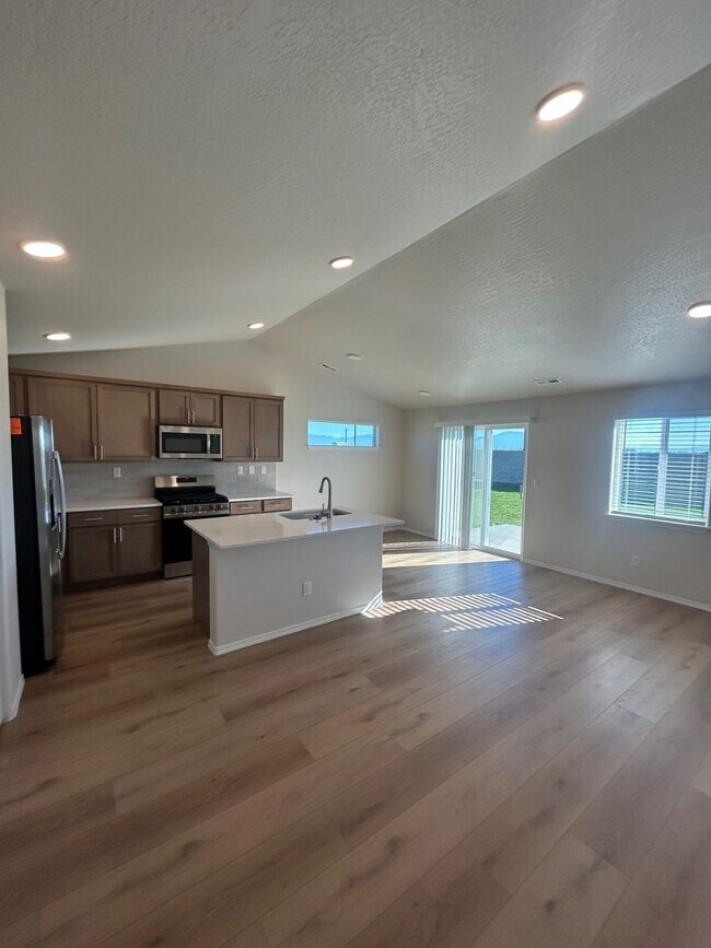 Building Photo - New Construction 3 bedroom 2 bath home for rent in The Hollice Woods!