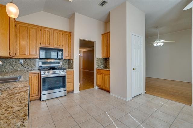 Building Photo - 2701 Chatsworth Dr
