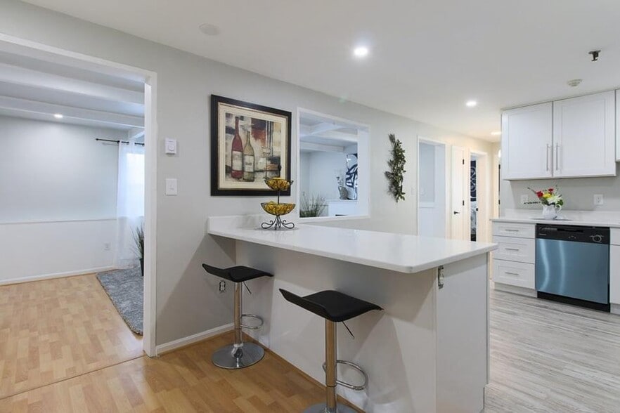 eat in kitchen - 69 Spencer Rd