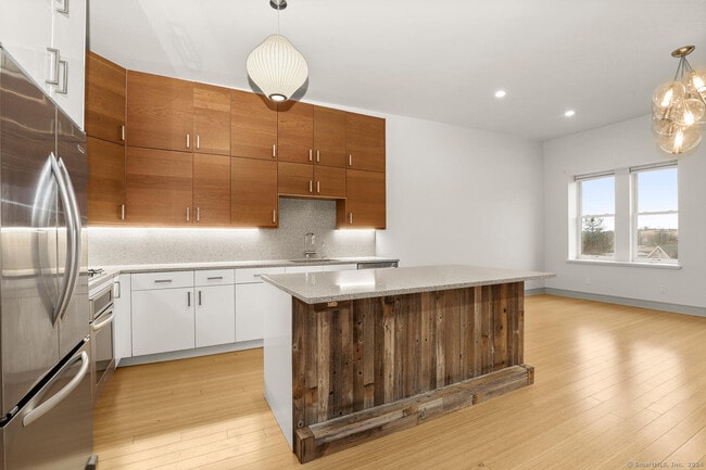 Building Photo - 343 Greenwich Ave