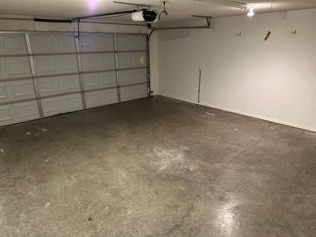 Building Photo - Available June 1st! 3-Bedroom, 2-Bathroom ...