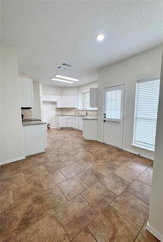 Building Photo - 835 Rockett Ln