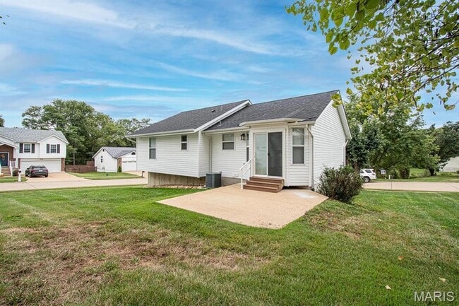 Building Photo - 1031 Thames Dr