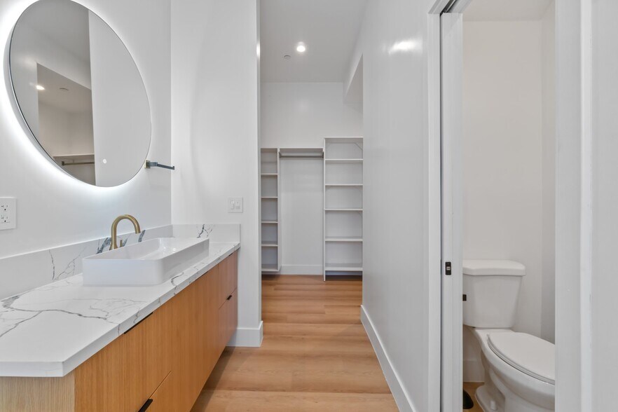 Building Photo - 3917 Inglewood Blvd