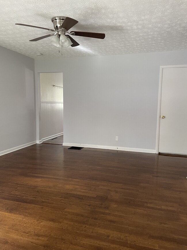 Building Photo - 2870 Brownlee Ave