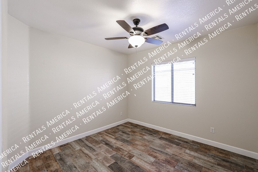 Building Photo - 13009 W Redfield Rd