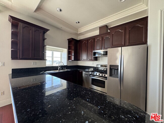 Building Photo - 700 S Ardmore Ave