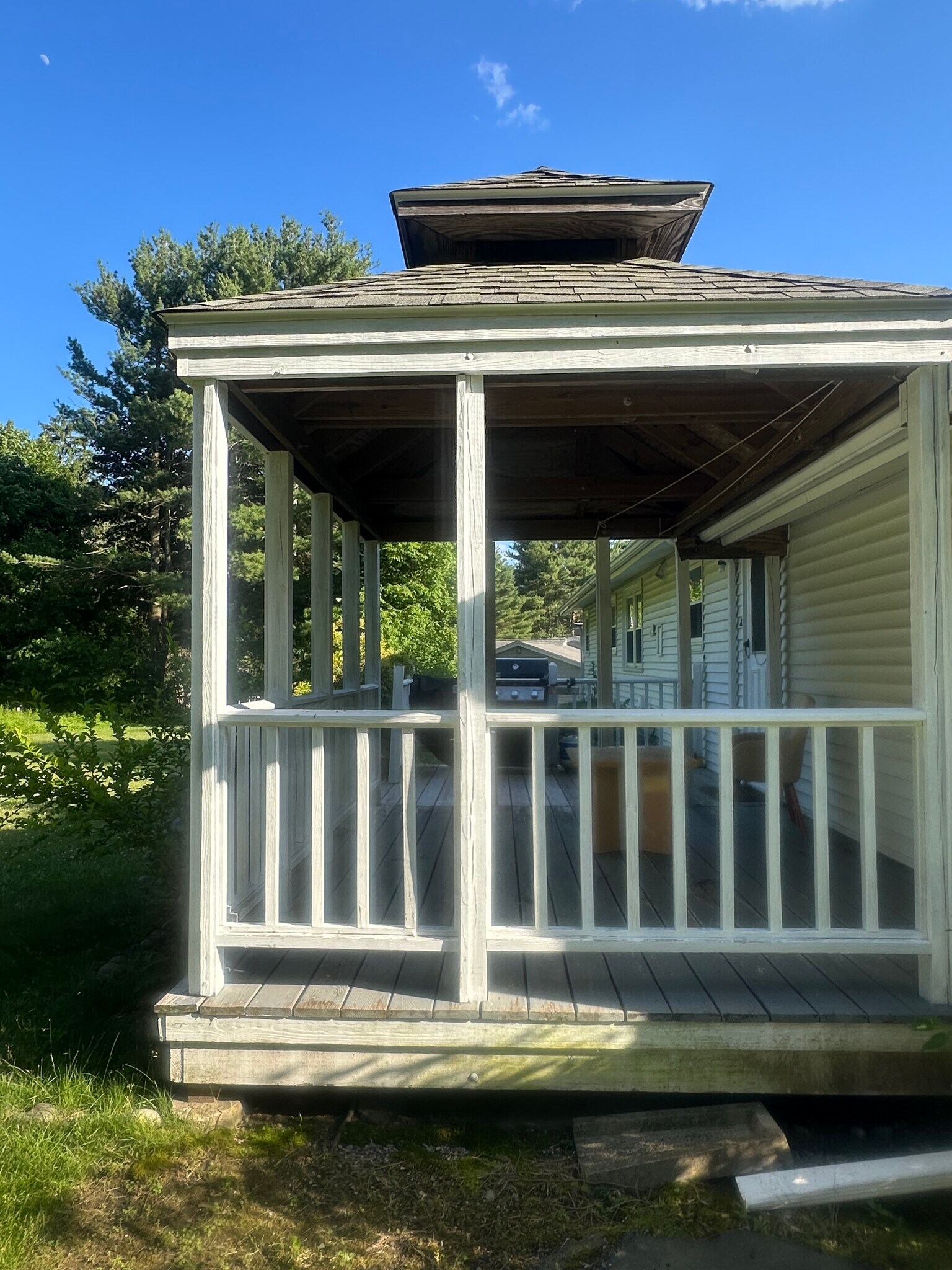 Sundeck - 32 Dean Rd