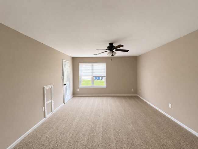 Building Photo - 2005 Handel Ct