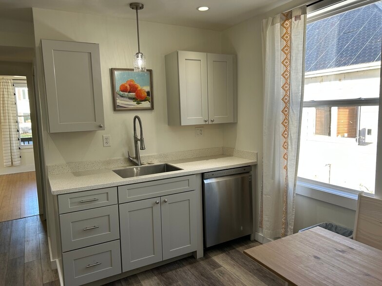 Building Photo - 229 W Ohio St