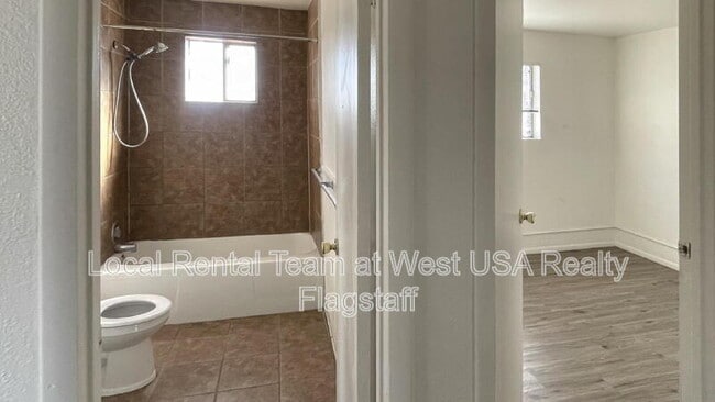 Building Photo - 117 E Ellery Ave