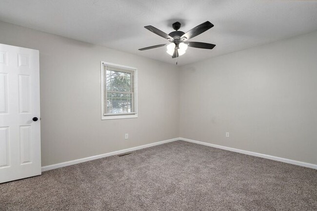 Building Photo - 972 N Boston Ln