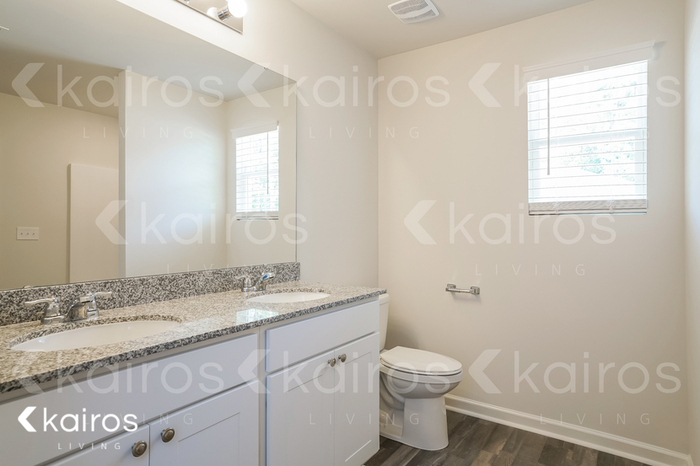 Building Photo - 2607 Provence Dr SE