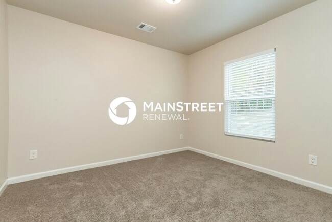 Building Photo - 4 Bedroom Pet-Friendly Home in COVINGTON, GA with Main Street Renewal