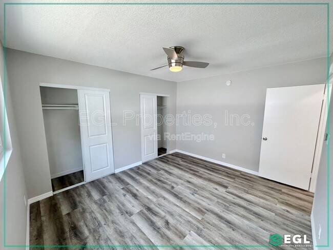 Building Photo - 1006 N Orange Grove Ave