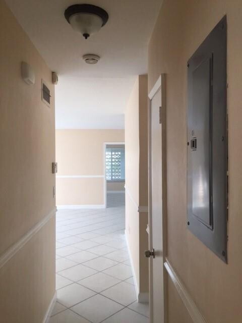 Building Photo - 1575 NE 47th St