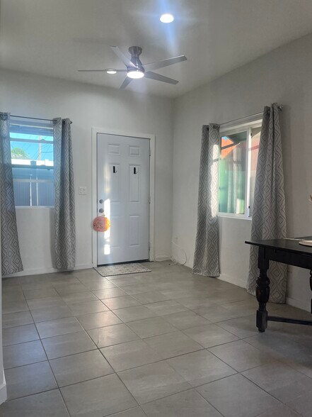 Natural Light - 10500 Hayvenhurst Ave