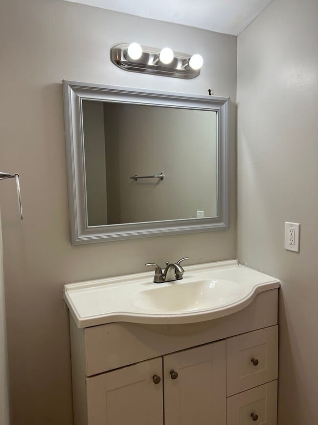 Building Photo - Welcome to this newly remodeled, single-fa...