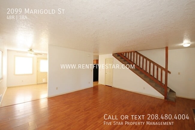 Building Photo - 2099 Marigold St