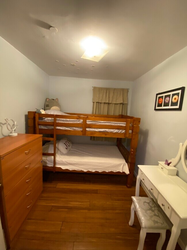Bedroom 3 - 18 Francis St