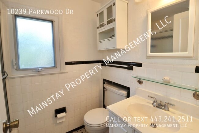 Building Photo - 10239 Parkwood Dr