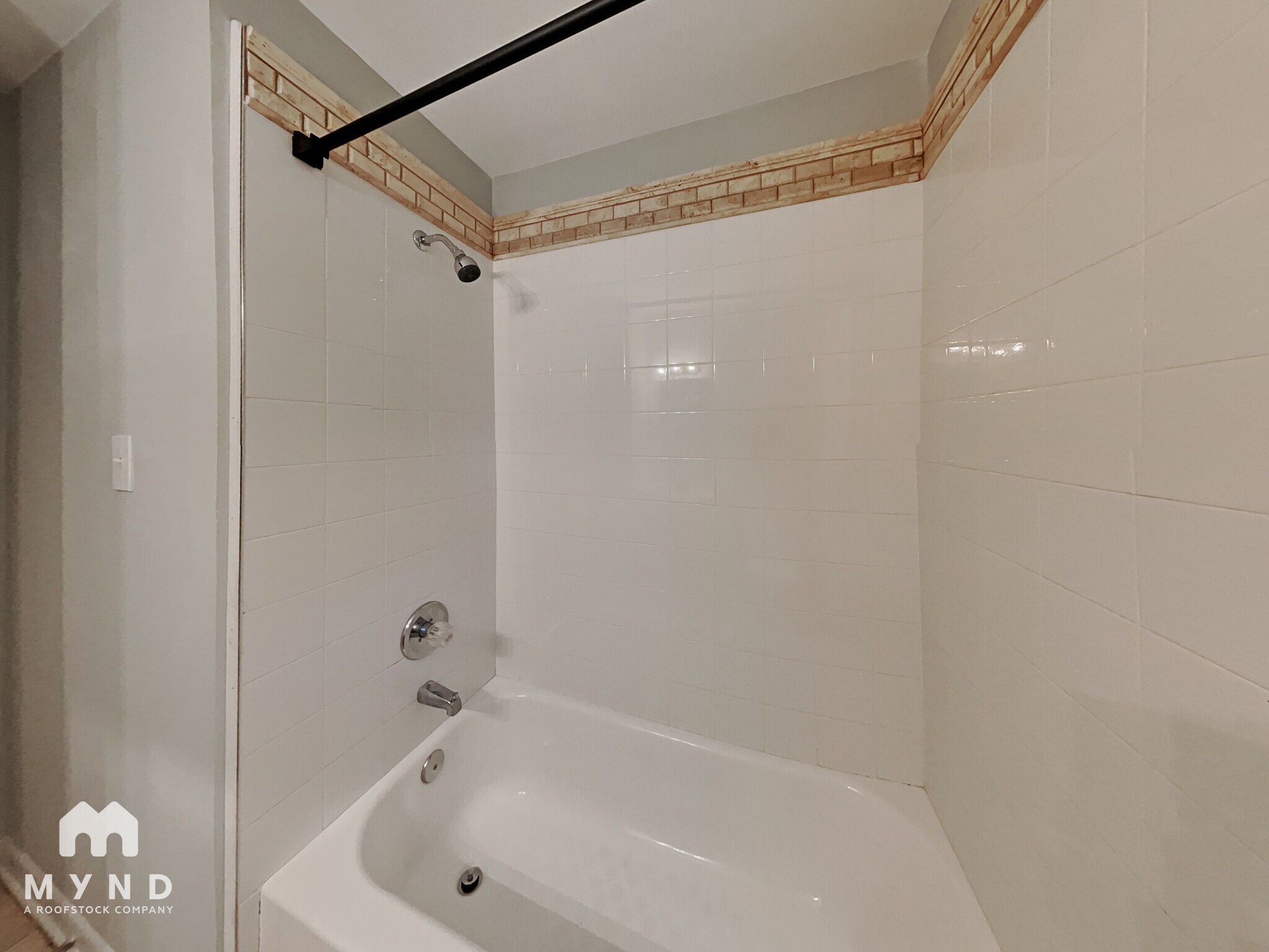 Building Photo - 2731 Carriage Ln