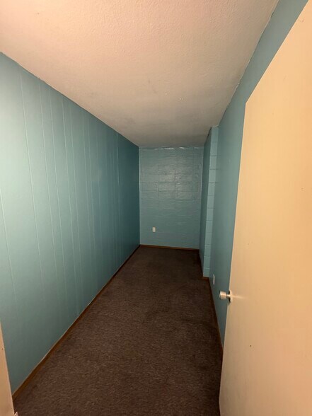 extra spare room - 1890 W 25th Ave