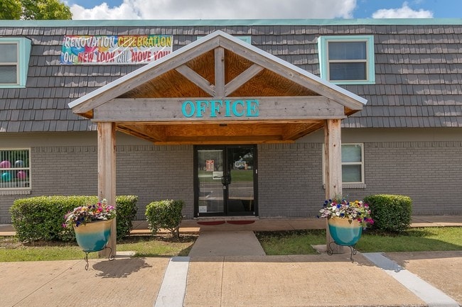 Leasing Office - 21Penn