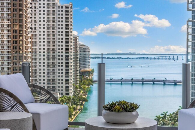 Building Photo - 300 Biscayne Blvd Way