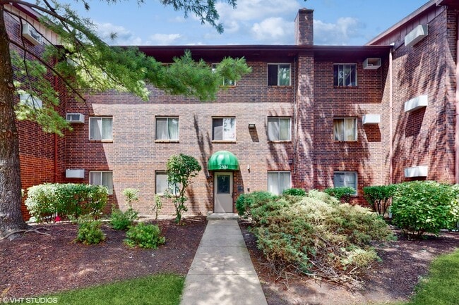 Primary Photo - 2432 Waterbury Dr