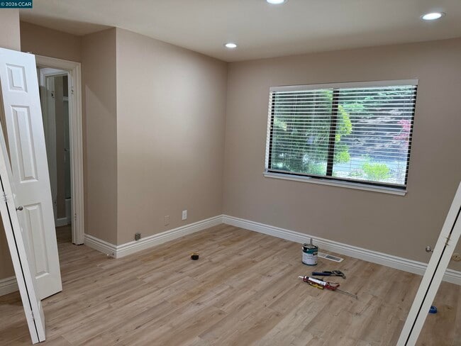 Building Photo - 671 Ironbark Cir