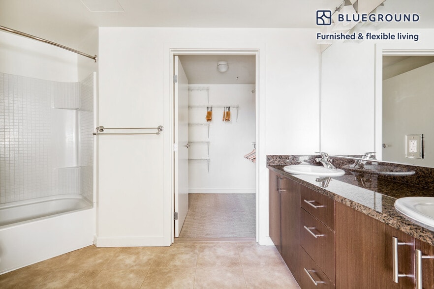 Building Photo - 10301 NE 10th St