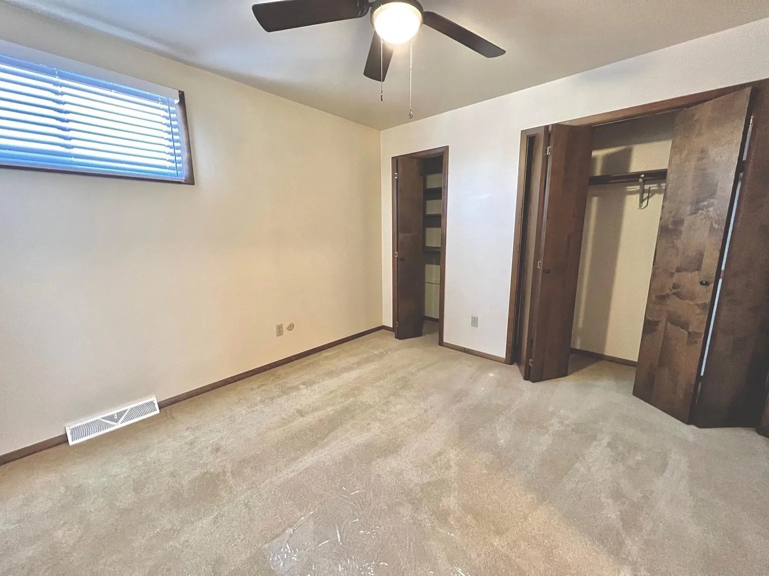 Building Photo - 205 Juniper Dr