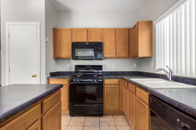 Building Photo - Awesome 3 bedroom / 2 bath in Cordova Estates - 83rd Ave & Buckeye Rd