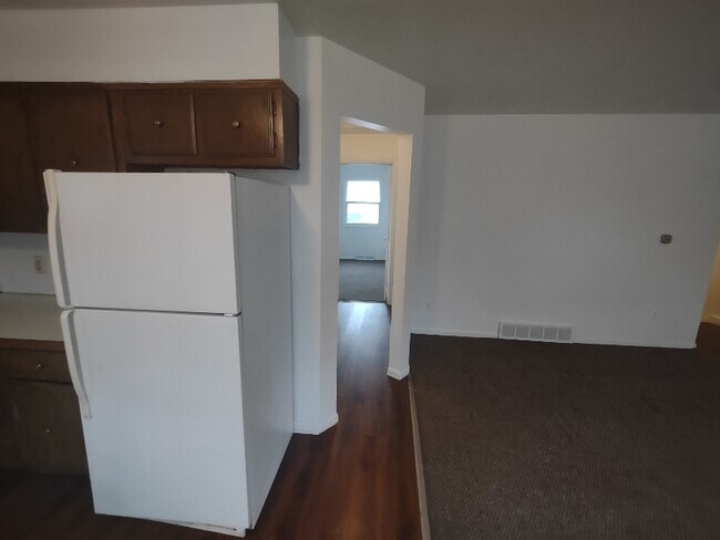 Building Photo - 1394 Carriage Hill Dr SE