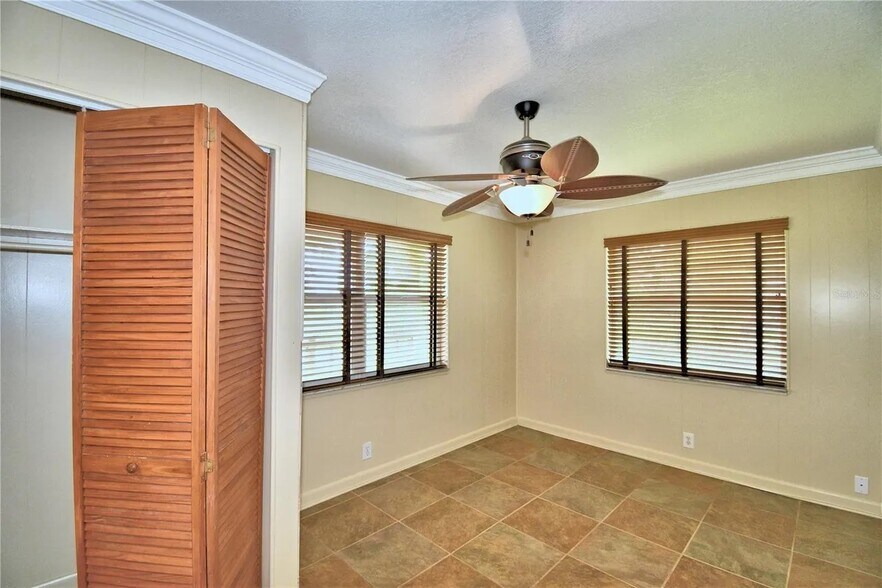 Building Photo - 3960 Avenue U NW