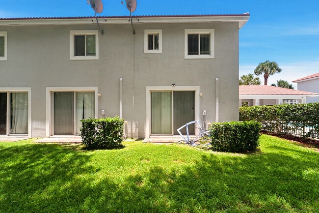 Building Photo - 6720 Cypress Walk Terrace