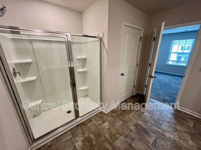 Building Photo - 534 Evaleigh St