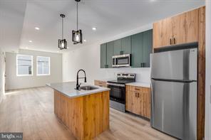 Building Photo - 1222 W Silver St