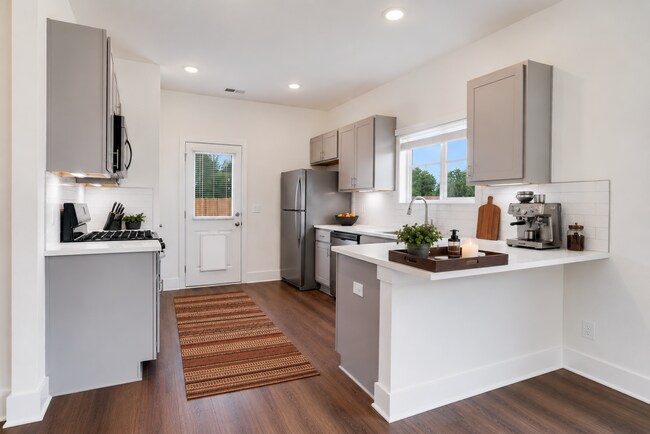 Building Photo - 3 Bedroom home with bonus loft space