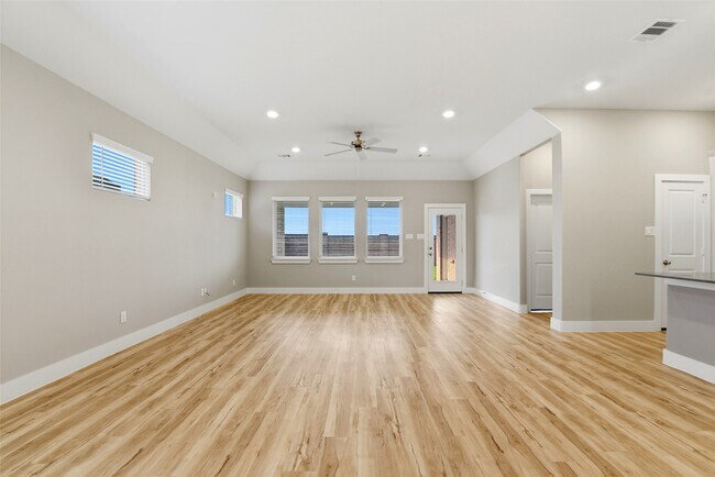 Building Photo - 808-808 Marisol Bay Dr