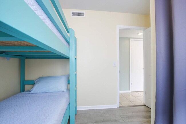 Building Photo - 608 Carolina Beach Ave S