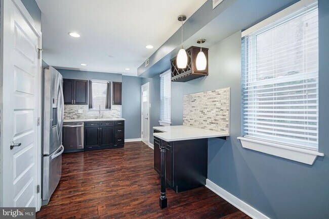 Building Photo - 1865 Frankford Ave