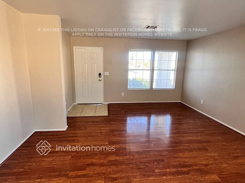 Building Photo - 876 Tollbrook Way