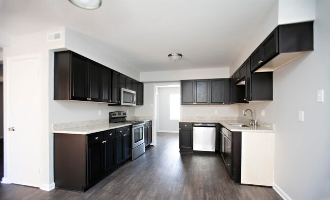 Building Photo - 1804 Martha Dr