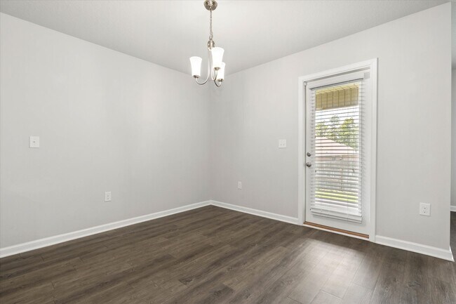 Building Photo - 34505 Paisley Ave