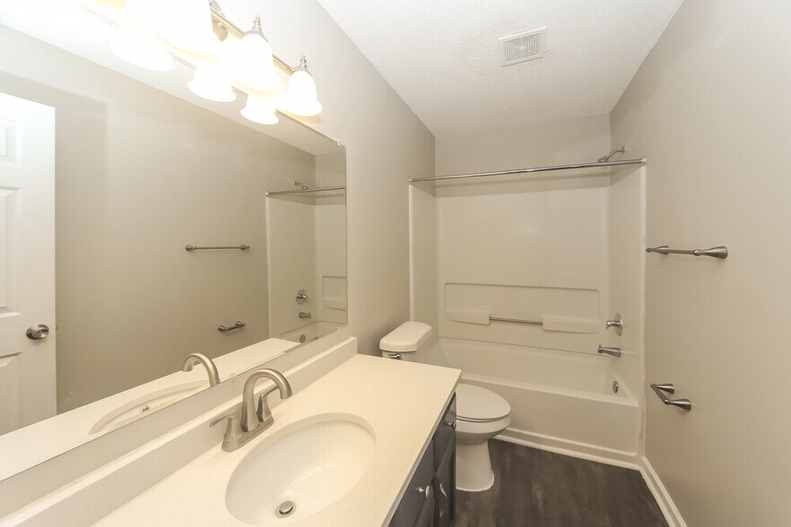 Building Photo - 7764 Bramble Ln