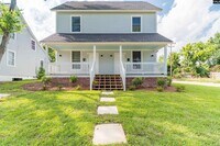 Building Photo - 306 Picadilly St