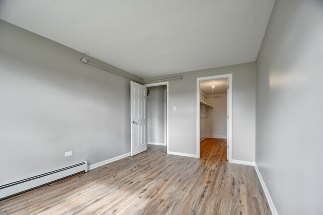 Building Photo - 8476 W 103rd Terrace