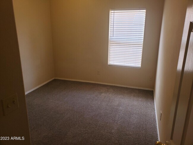 Building Photo - 7541 W Calavar Rd